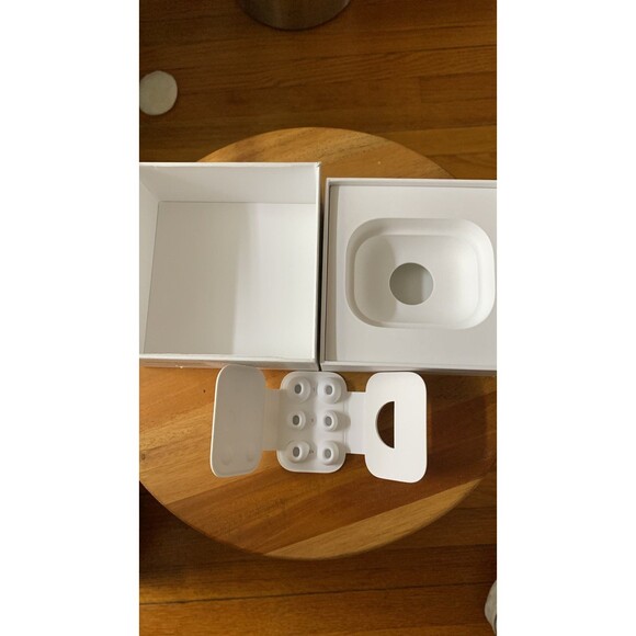 airpods pro 2nd gen usb c BOX - Picture 5 of 5